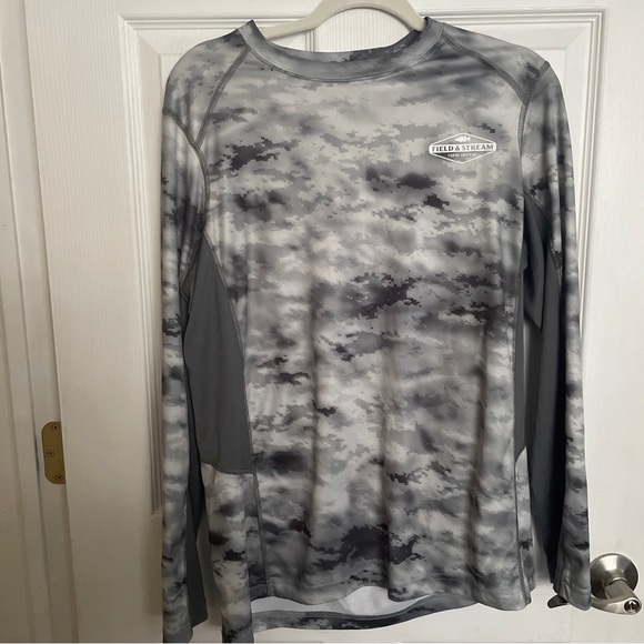 Field & Stream Hunting T-Shirt Men's - MED- Long Sleeve- Camouflage - Picture 1 of 3